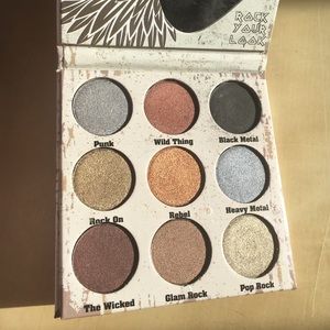 Crown Glam Metals Eyeshadow Palette